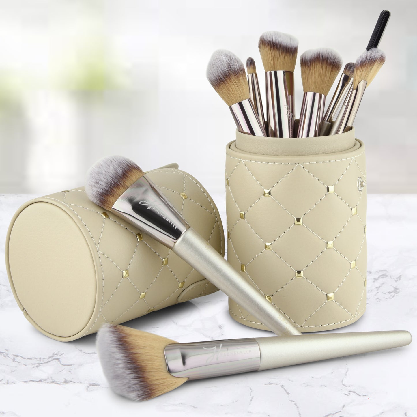 Makeup Brush Set- Travel/Vanity Case Included