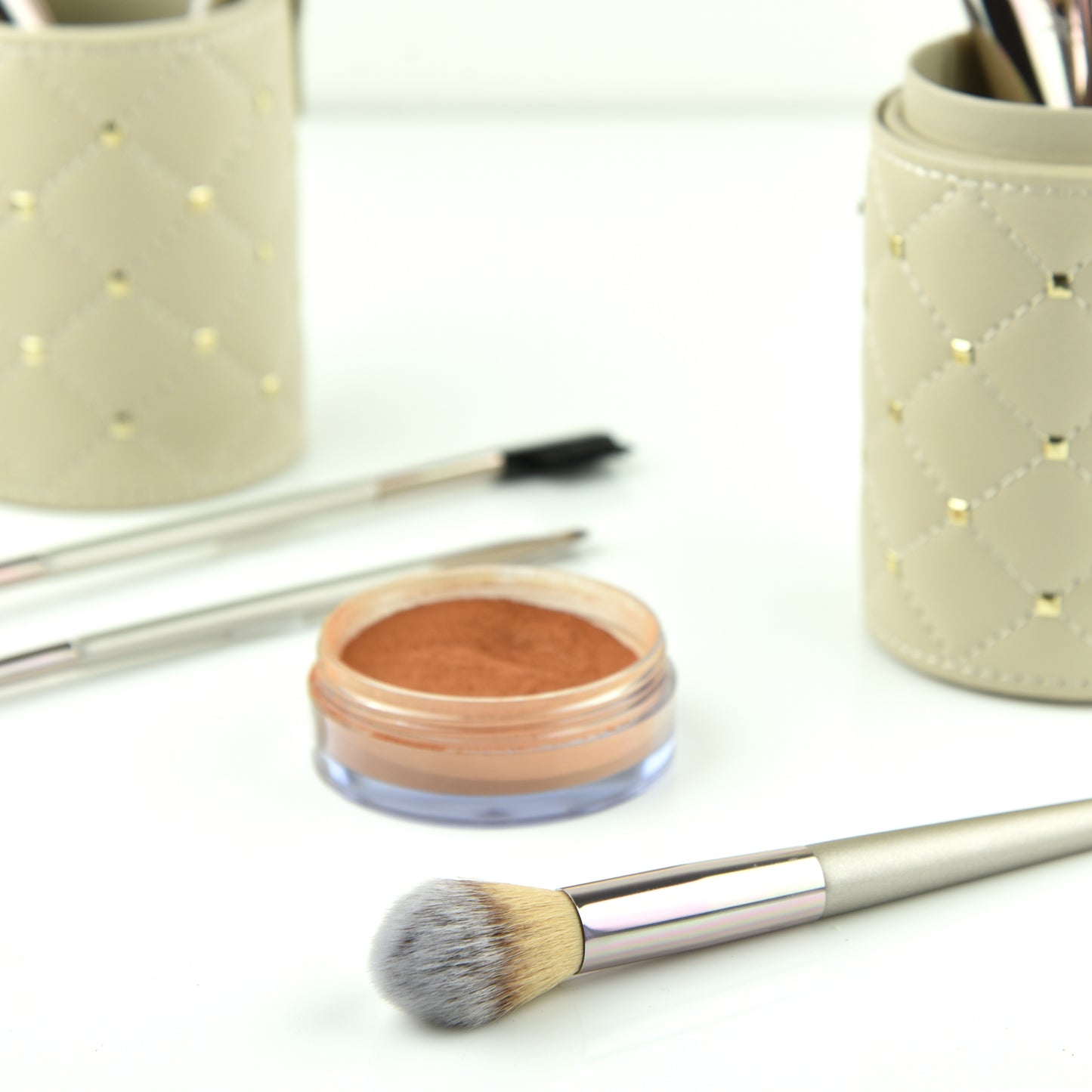 Makeup Brush Set- Travel/Vanity Case Included